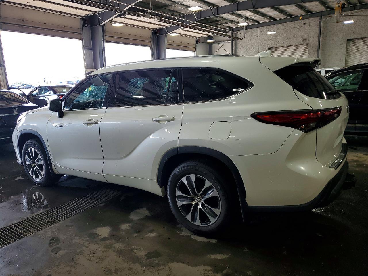 2020 Toyota Highlander Hybrid Xle - Фото 2