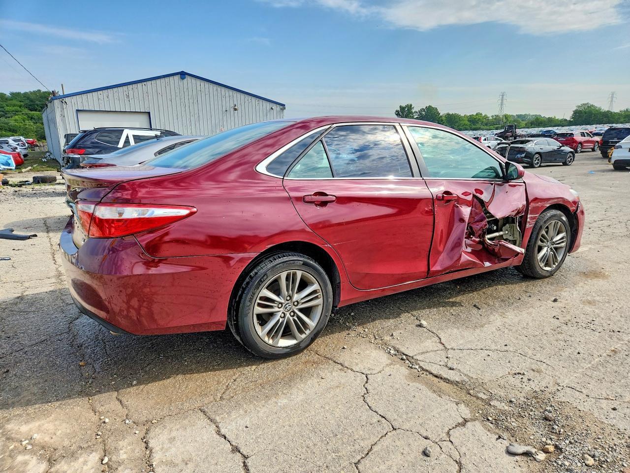 2015 Toyota Camry Se - Image 3