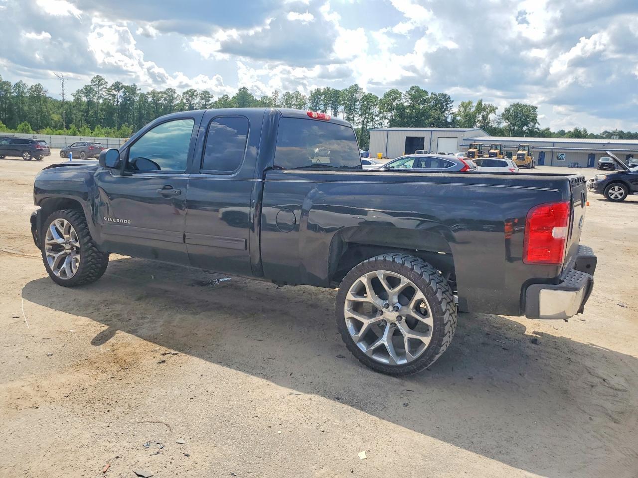 2012 Chevrolet Silverado C1500 Ls - Image 2