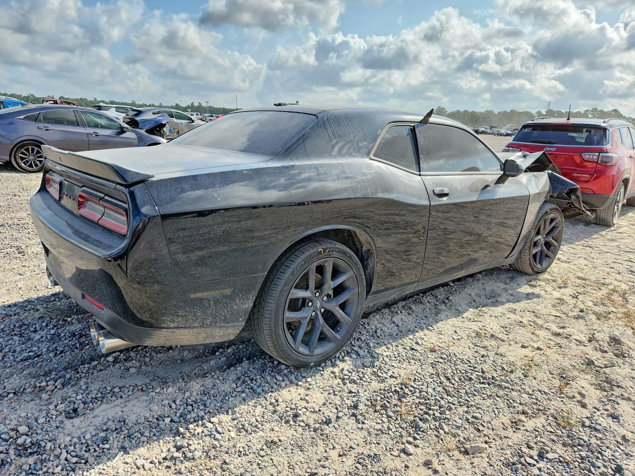 2022 Dodge Challenger Sxt - Image 3