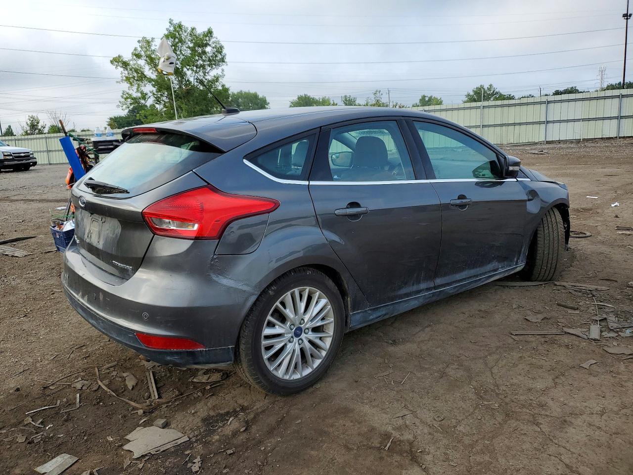 2017 Ford Focus Titanium - Фото 3