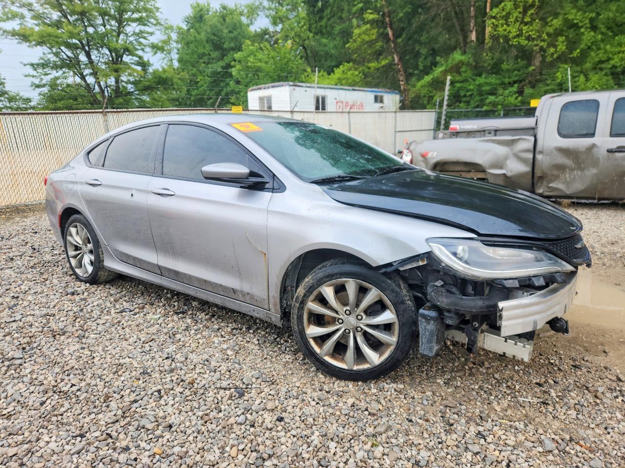 2015 Chrysler 200 S - Image 4