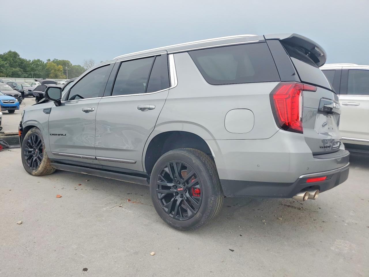 2023 GMC Yukon Denali Ultimate - Фото 2