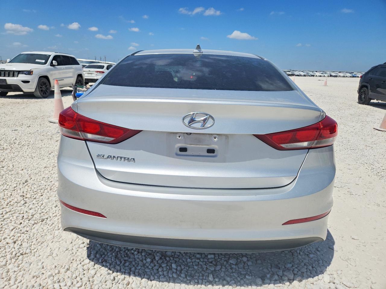 2018 Hyundai Elantra Value Edition - Фото 6