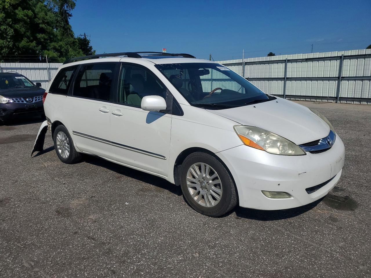 2009 Toyota Sienna Limited - Image 4
