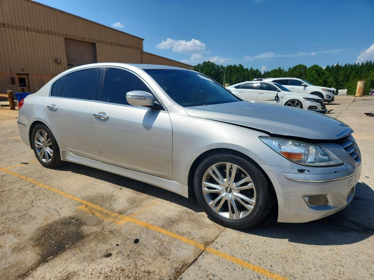 2012 Hyundai Genesis 3.8L - Фото 4