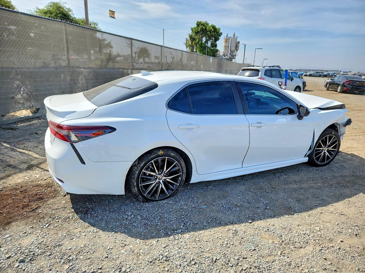 2024 Toyota Camry Hybrid Se - Фото 3