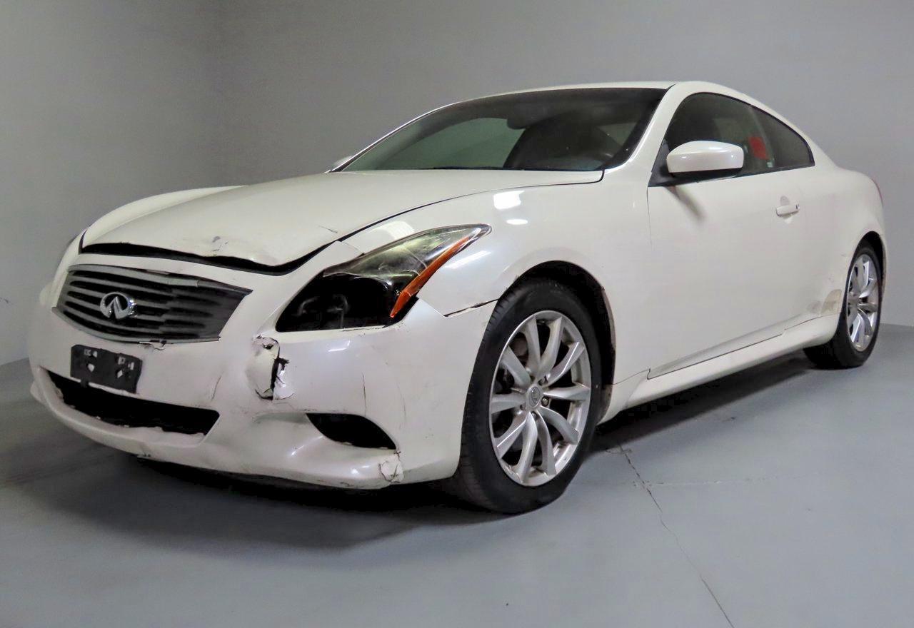 2015 Infiniti Q60 Coupe Journey - Фото 2