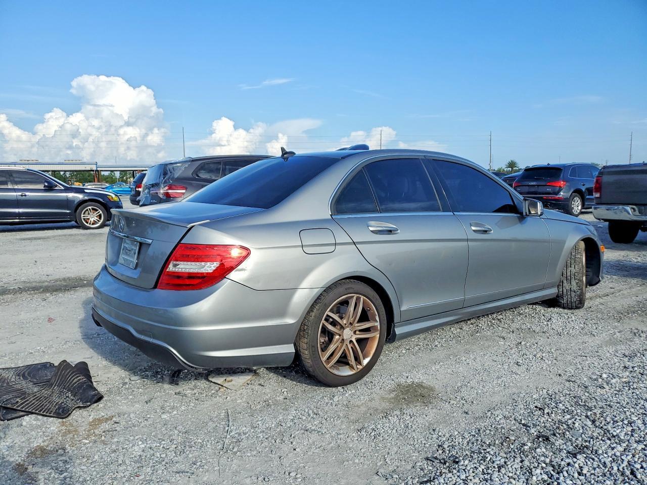 2014 Mercedes-Benz C 250 - Фото 3