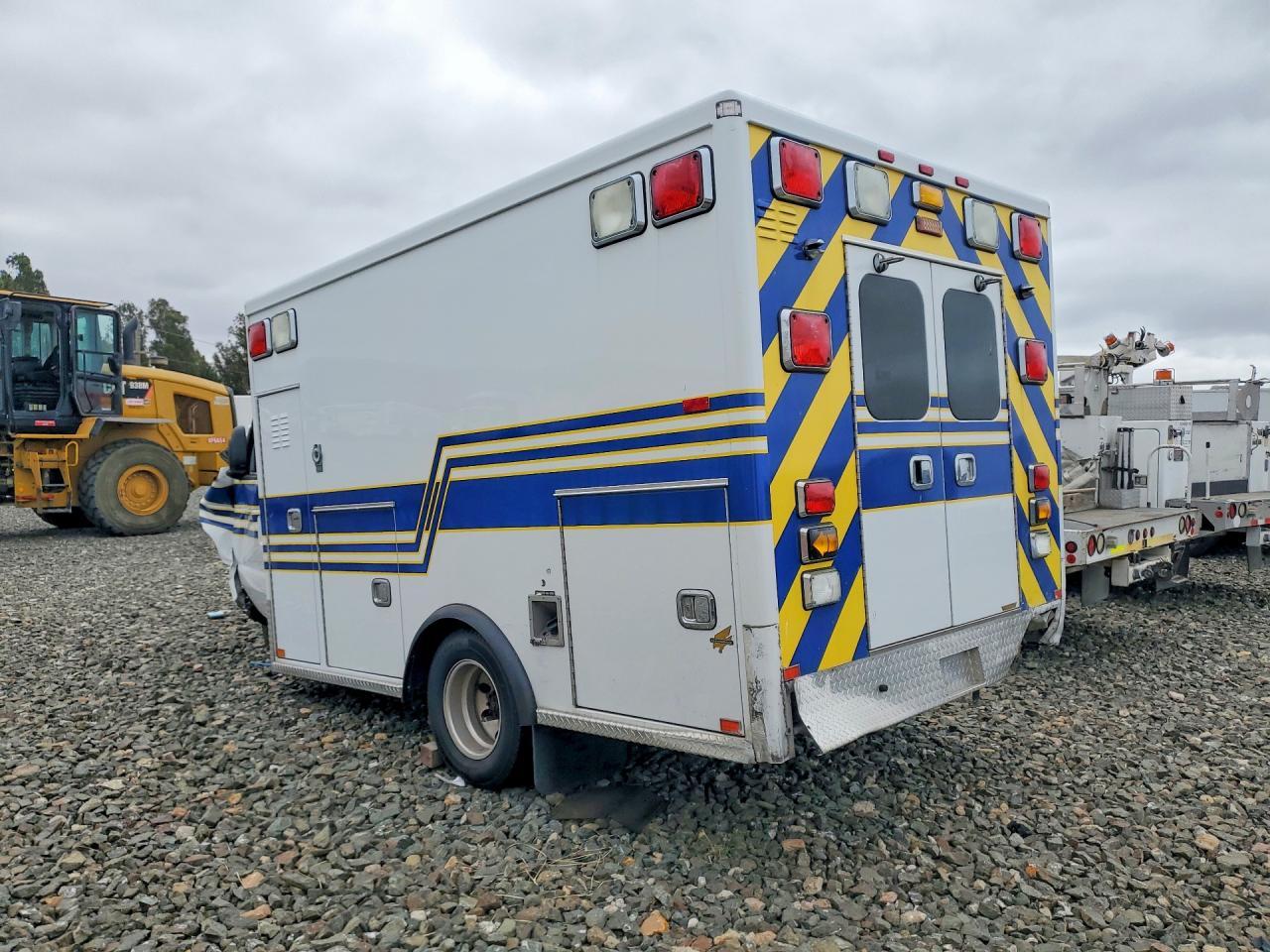 2017 Ford Econoline E350 Super Duty Van - Фото 2