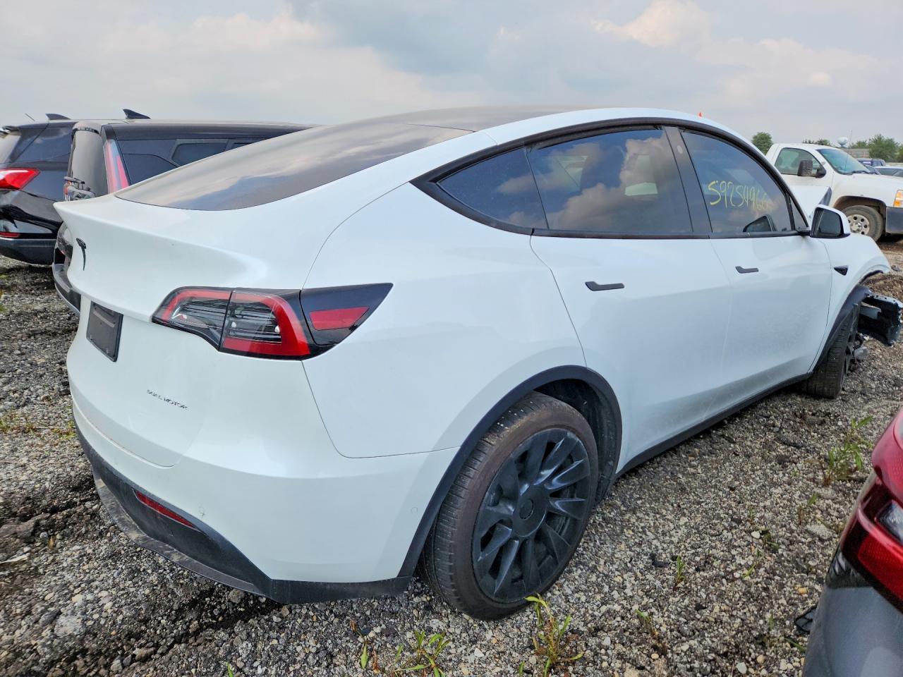2022 Tesla Model Y - Фото 3