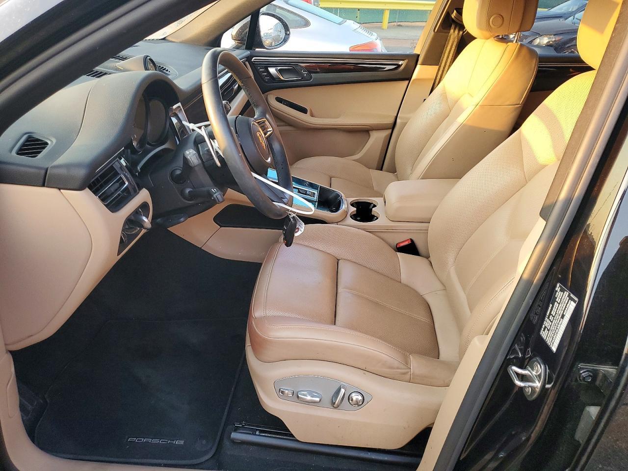 2024 Porsche Macan Base - Image 7
