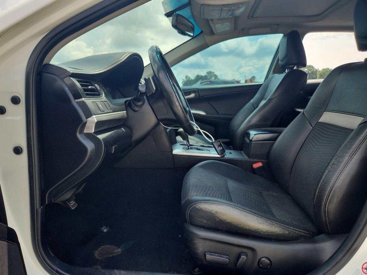 2014 Toyota Camry Se - Image 7