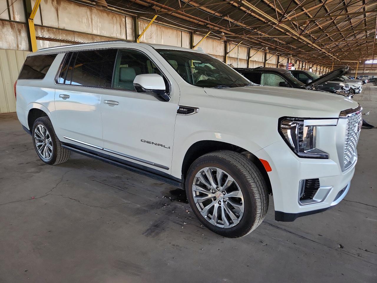 2023 GMC Yukon Xl - Фото 4