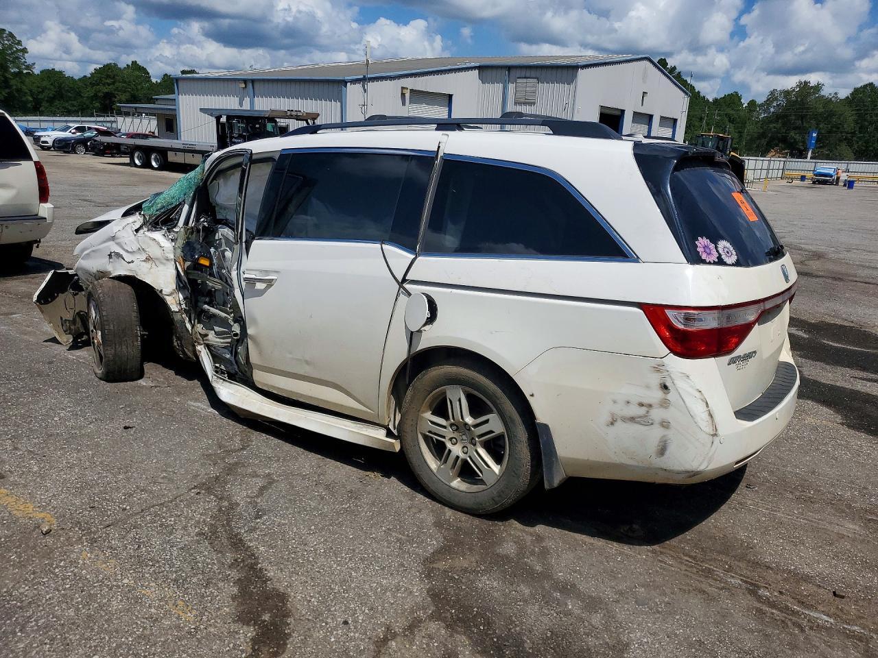 2013 Honda Odyssey Touring - Фото 2