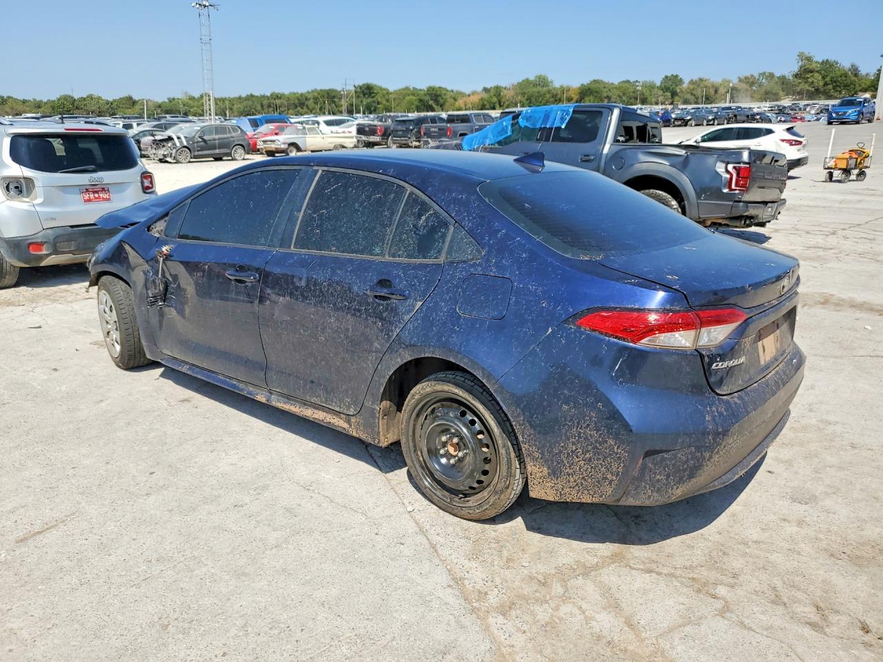 2022 Toyota Corolla Le - Image 2