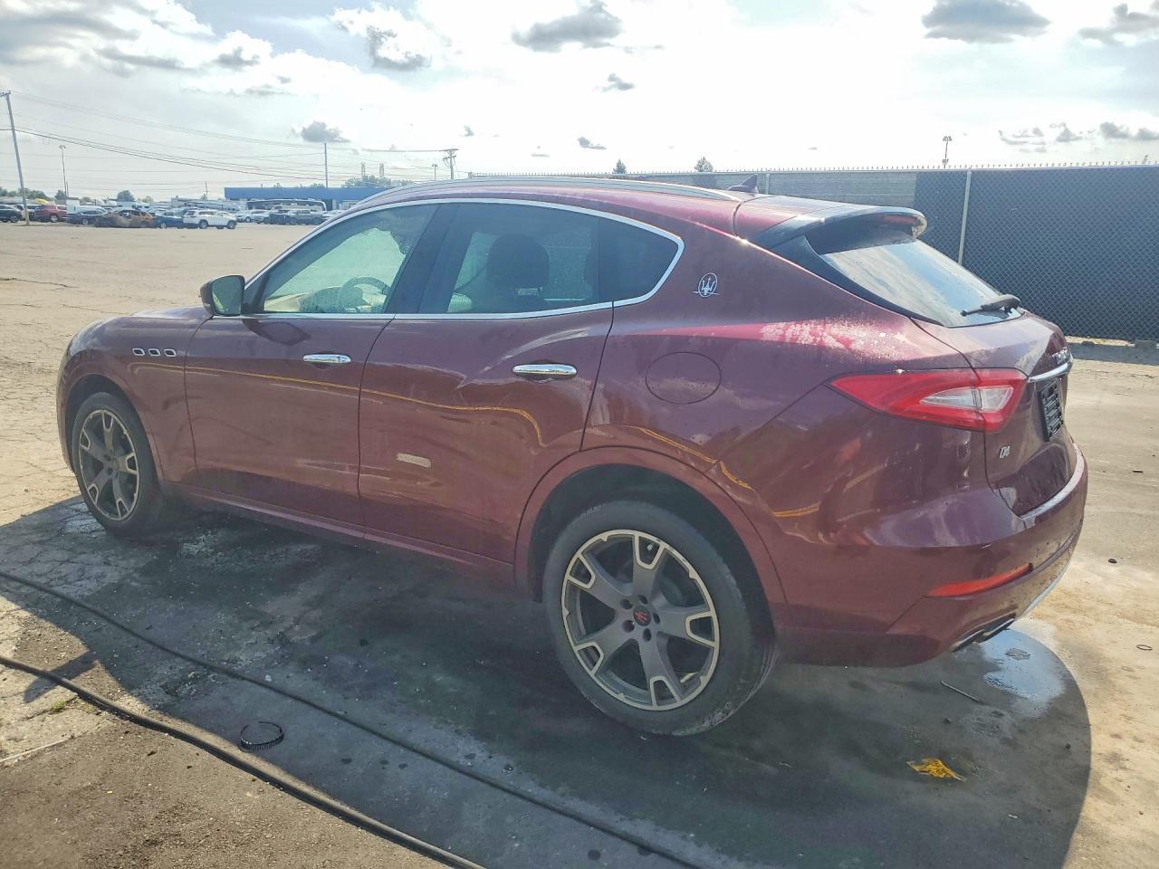 2017 Maserati Levante Luxury - Image 2