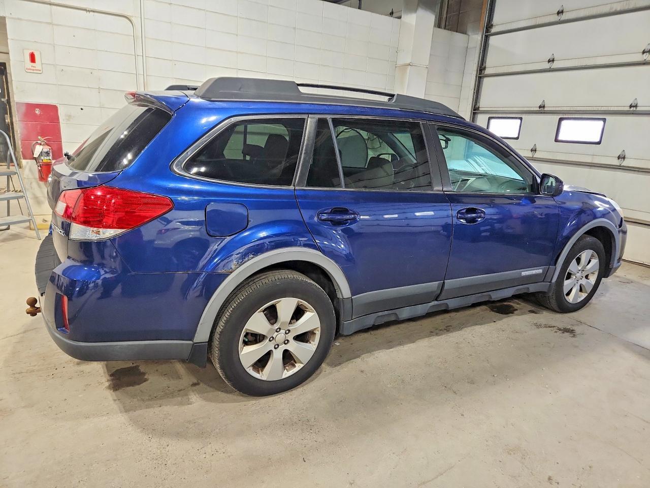 2010 Subaru Outback 2.5I Limited - Фото 3