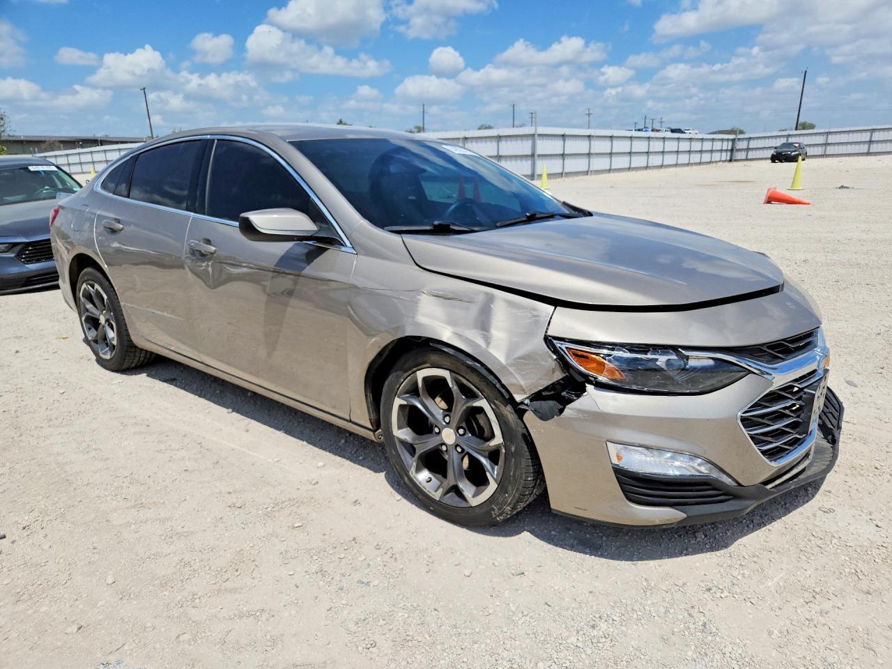 2022 Chevrolet Malibu Lt - Image 4
