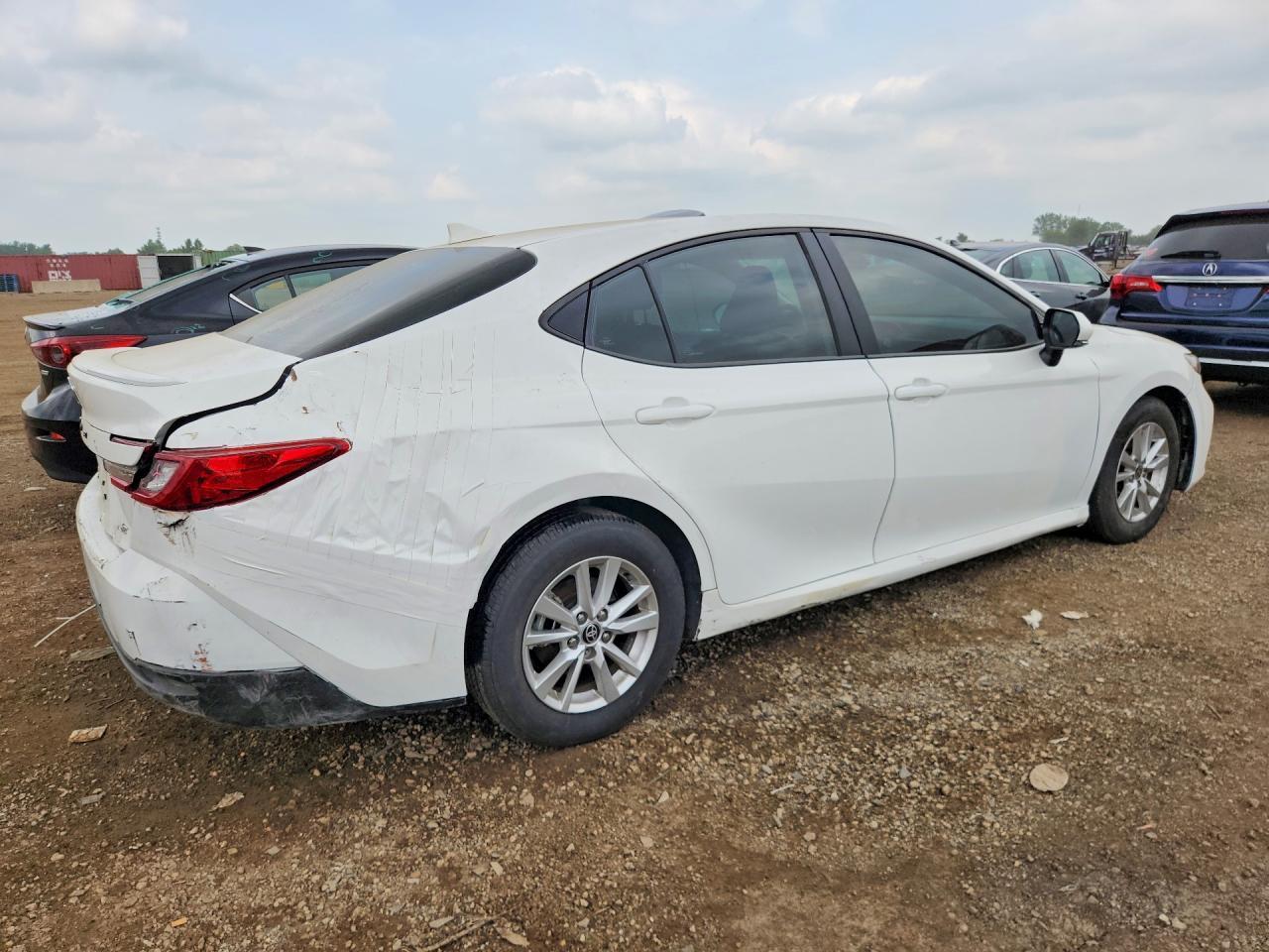2025 Toyota Camry Se - Image 3