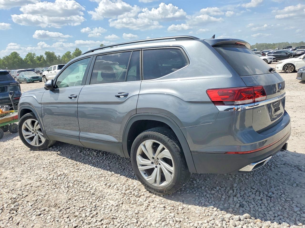 2022 Volkswagen Atlas Se - Image 2