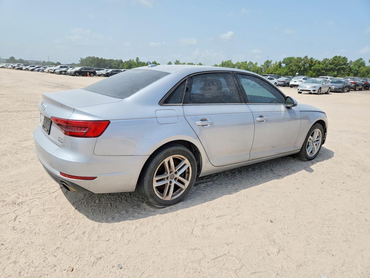 2017 Audi A4 Premium - Фото 3