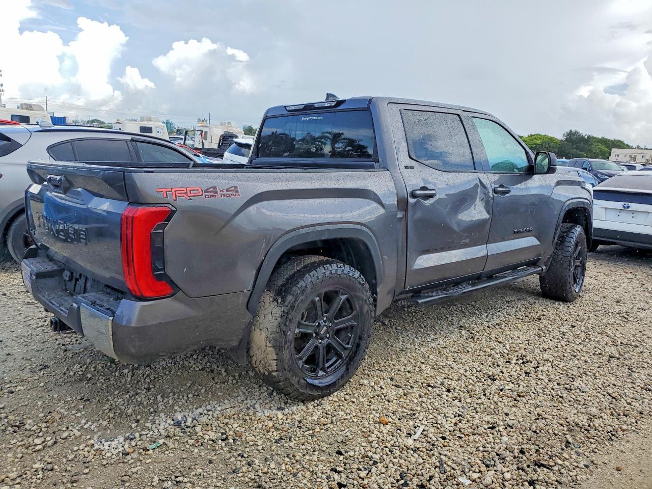 2022 Toyota Tundra Sr5 - Image 3