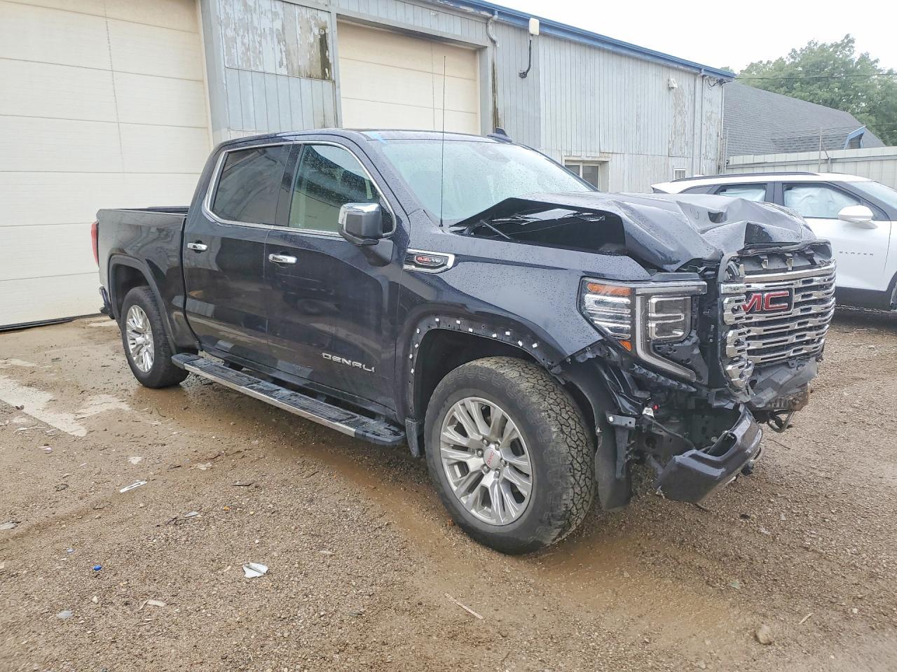 2024 GMC Sierra K1500 Denali - Image 4