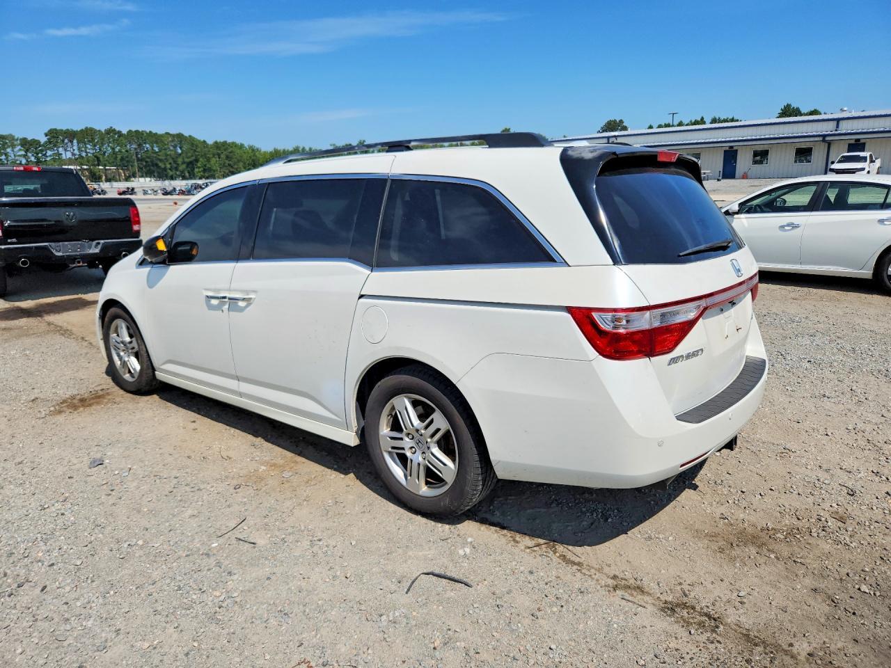2012 Honda Odyssey Touring - Image 2