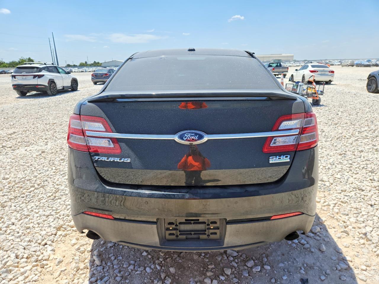 2015 Ford Taurus Sho - Фото 6