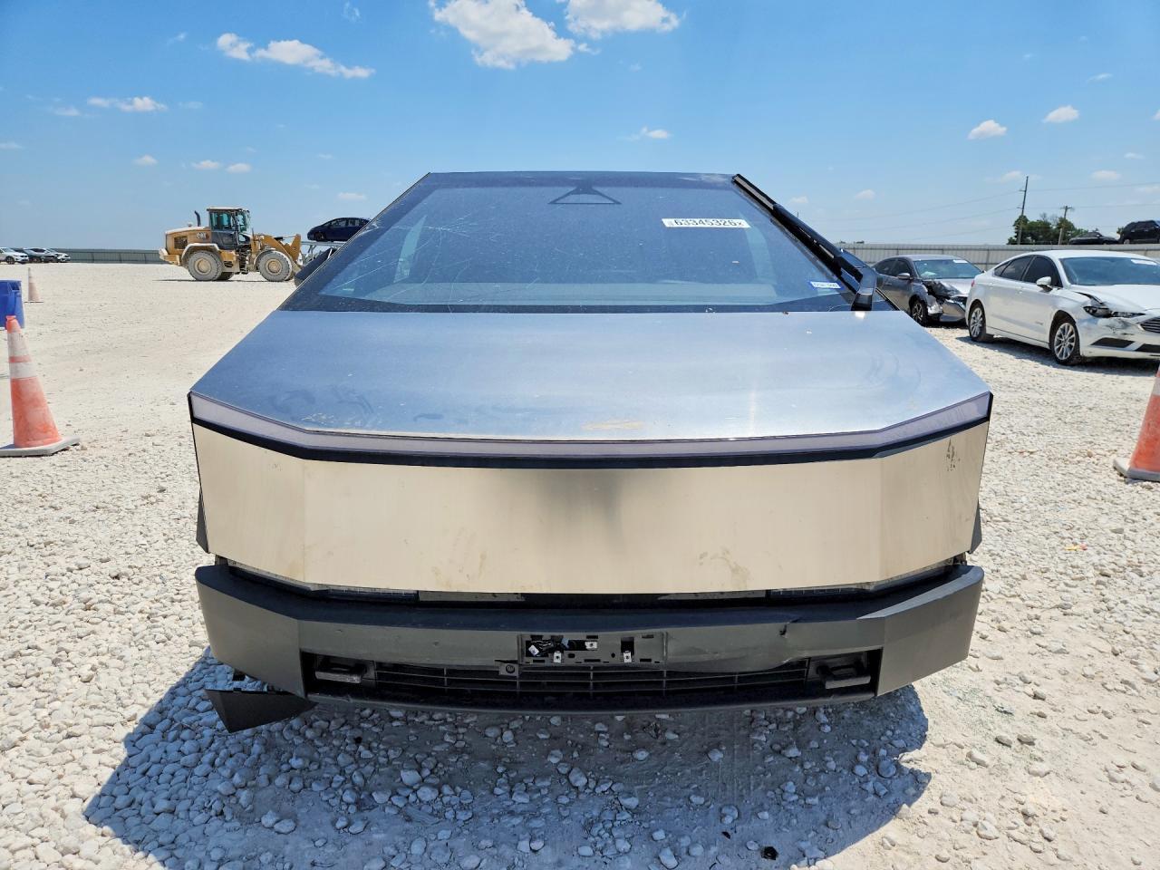 2025 Tesla Cybertruck - Image 5