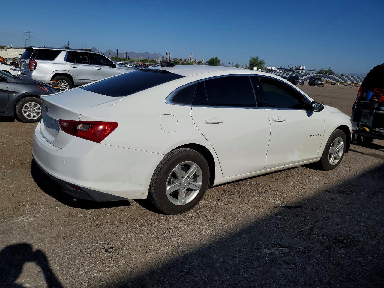 2023 Chevrolet Malibu Ls - Фото 3