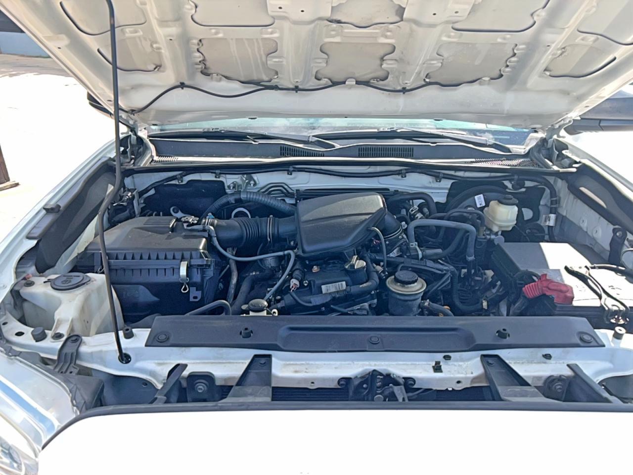 2017 Toyota Tacoma Sr - Image 7