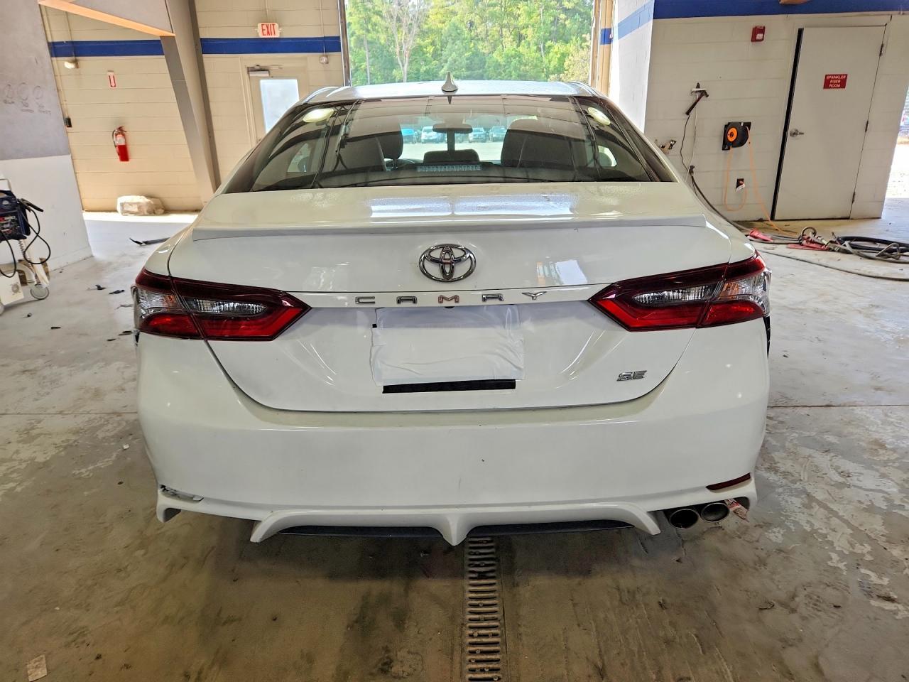 2024 Toyota Camry Se - Image 6