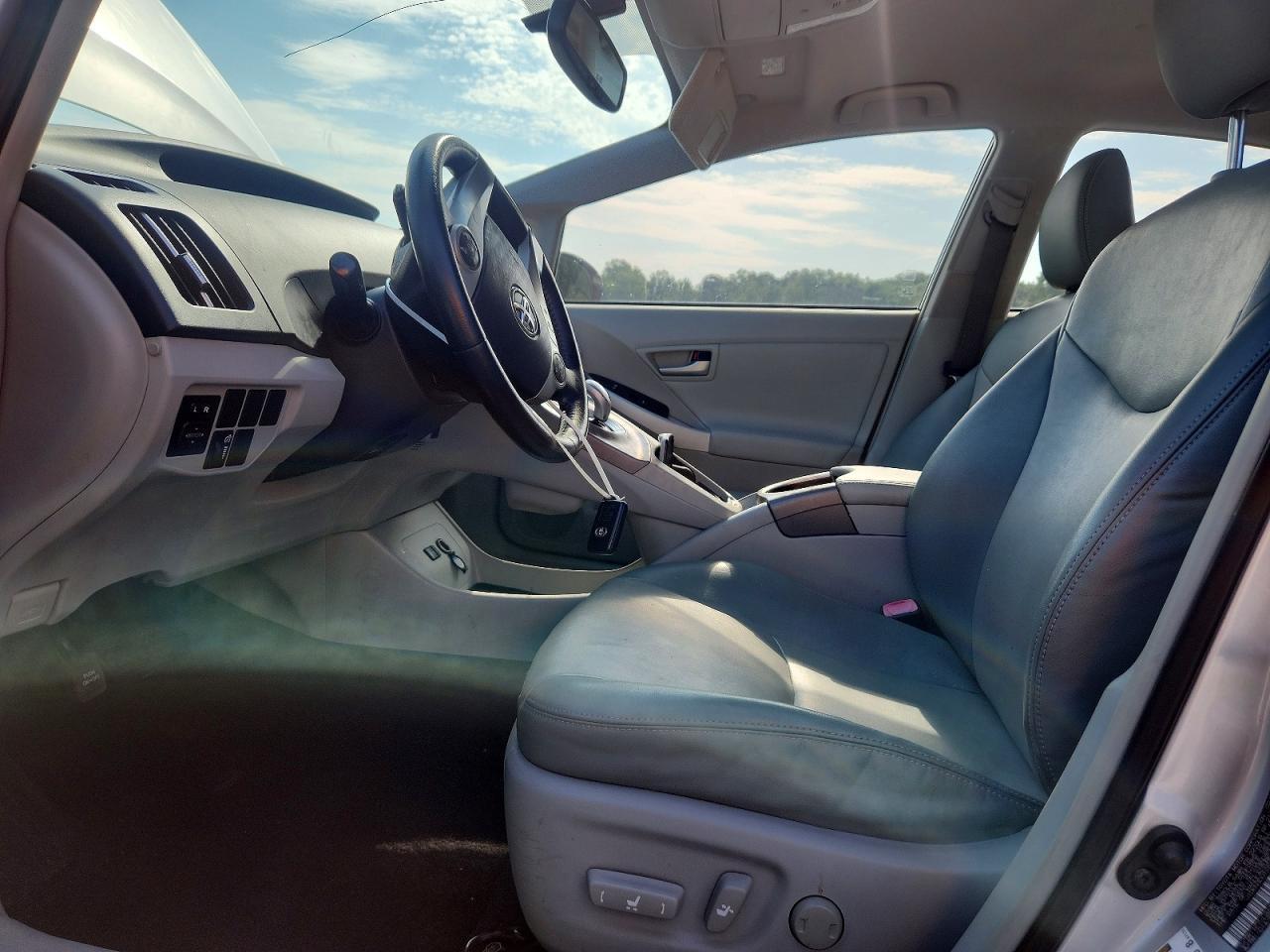 2012 Toyota Prius Four - Фото 7