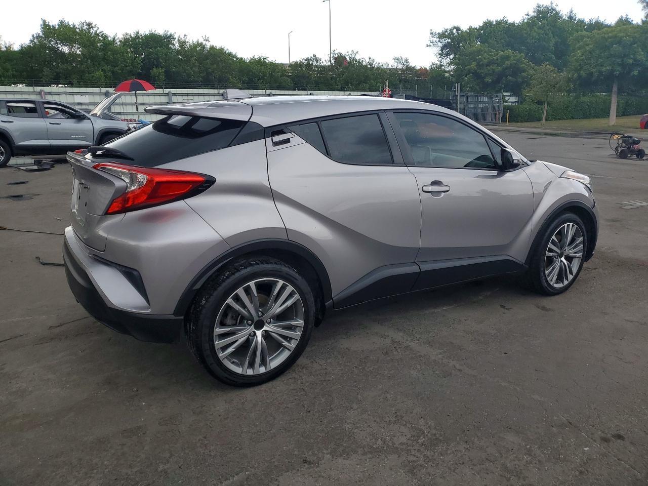 2020 Toyota C-Hr Le - Image 3