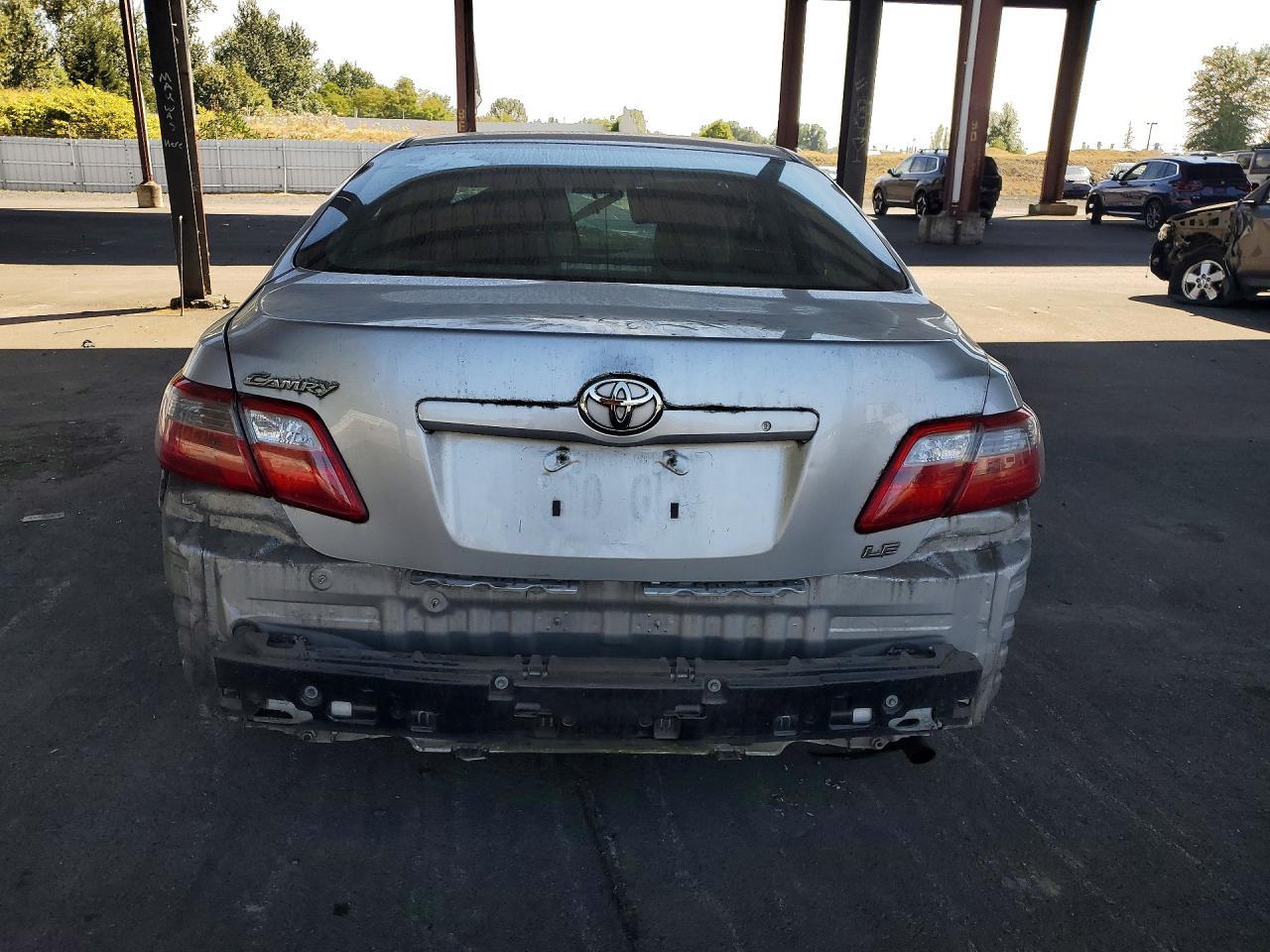 2009 Toyota Camry Le - Фото 6