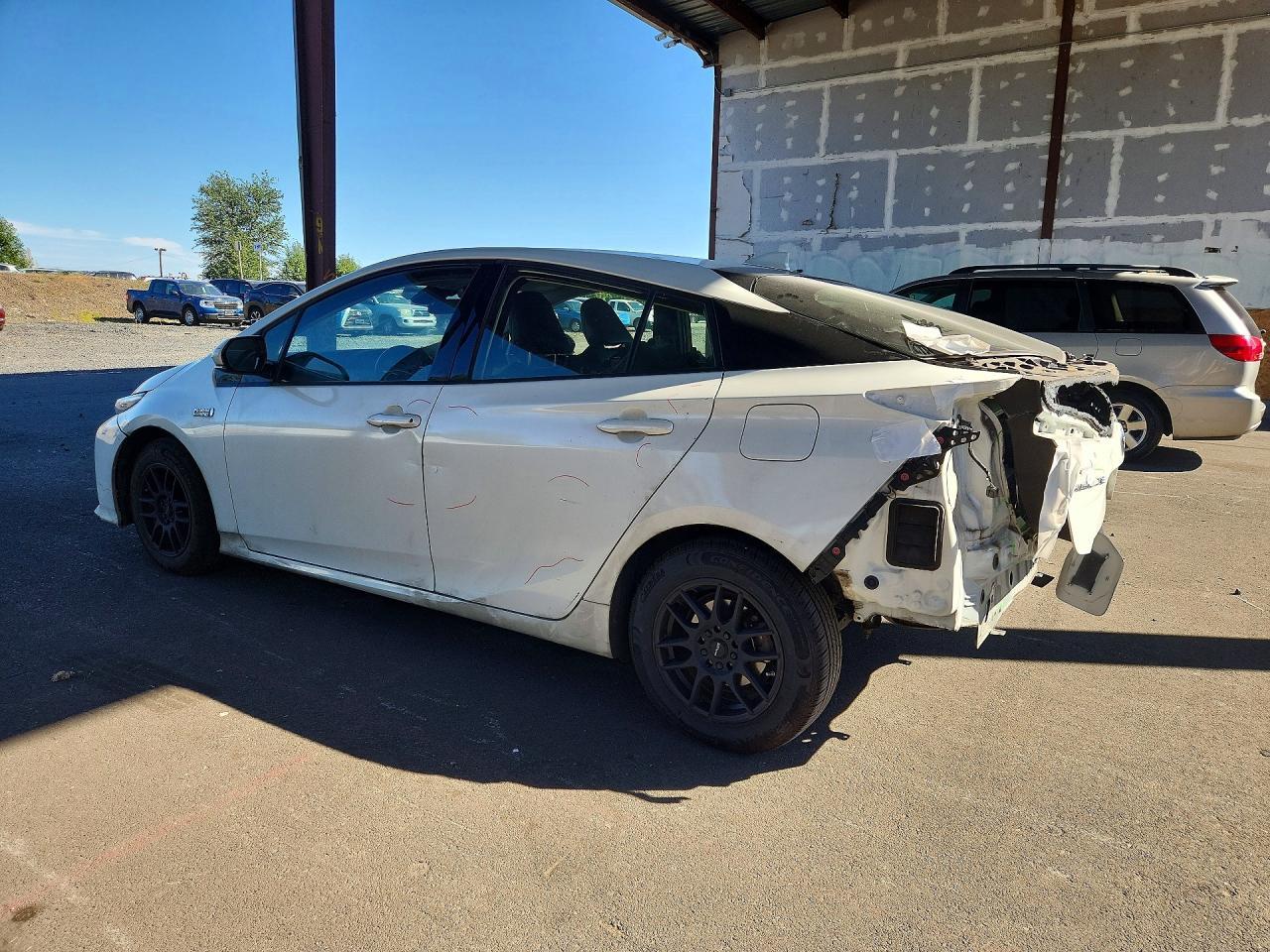 2017 Toyota Prius Prime Premium - Фото 2