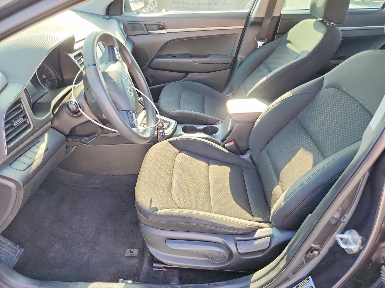 2020 Hyundai Elantra Se - Image 7