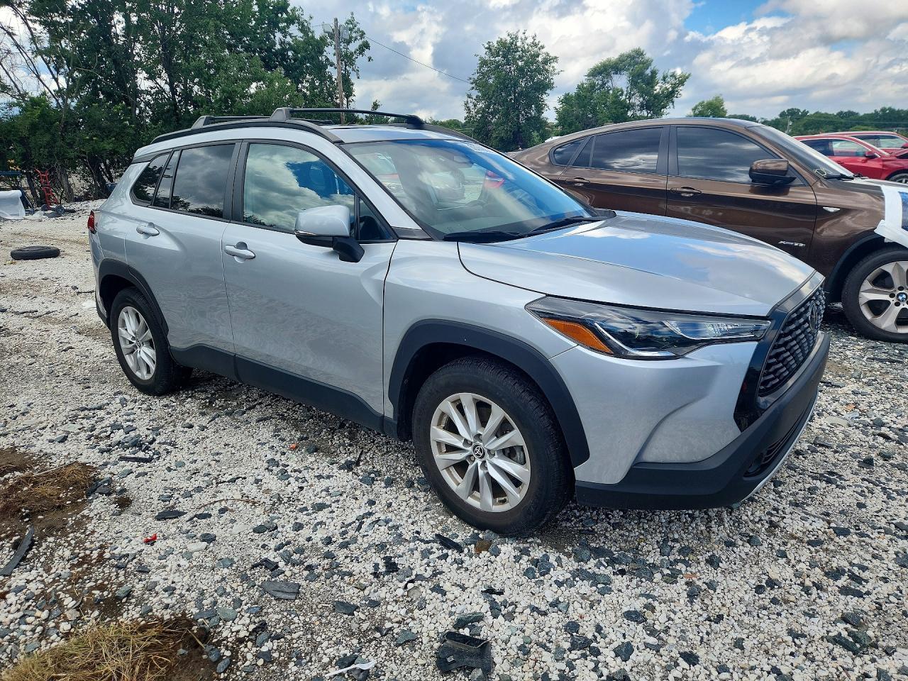 2023 Toyota Corolla Cross Le - Image 4
