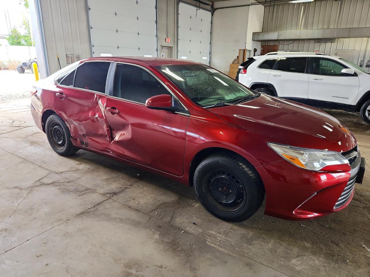 2017 Toyota Camry Le - Фото 4