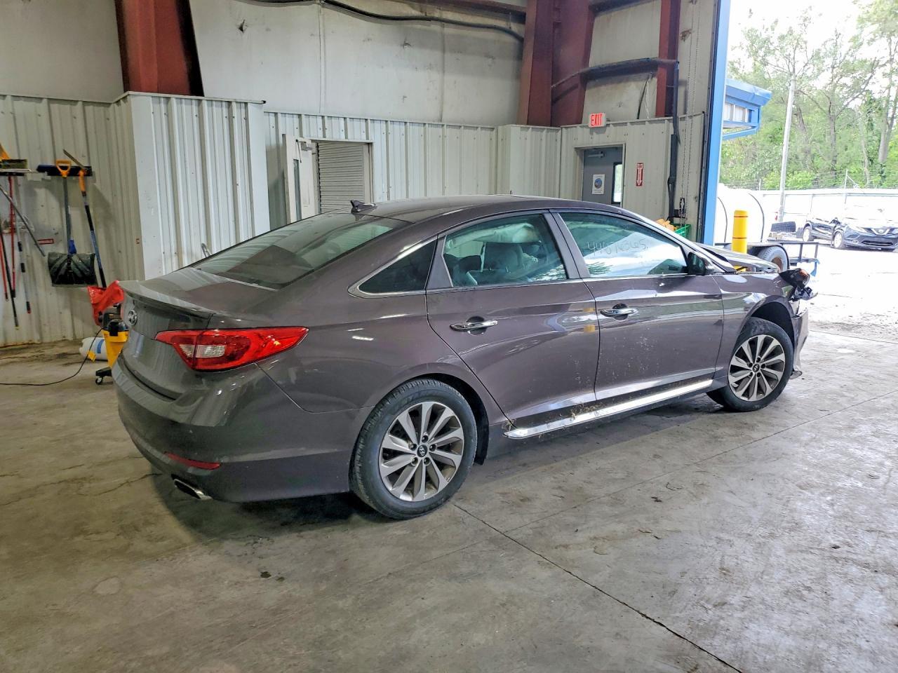 2016 Hyundai Sonata Sport - Image 3
