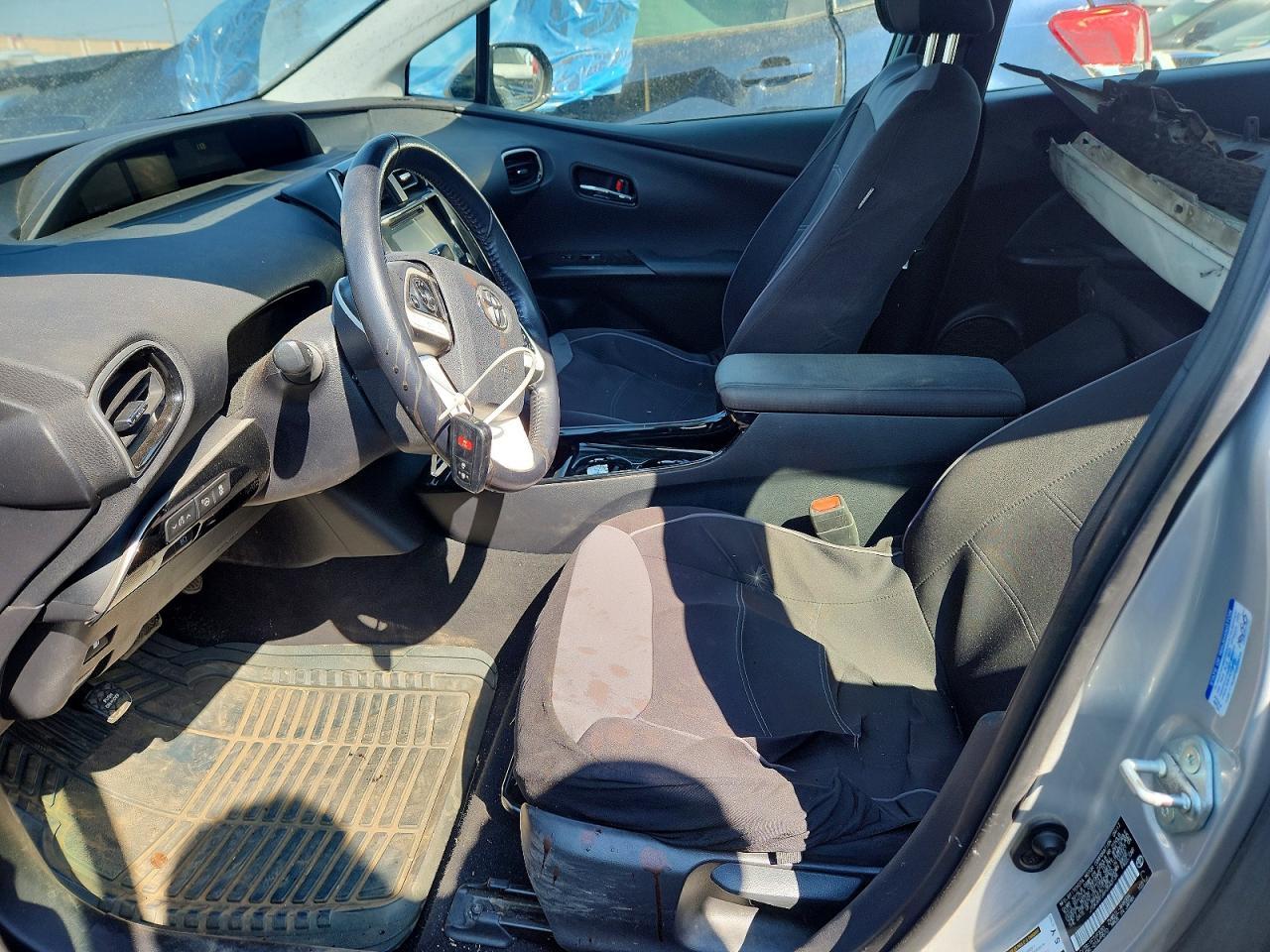 2017 Toyota Prius Three - Image 7
