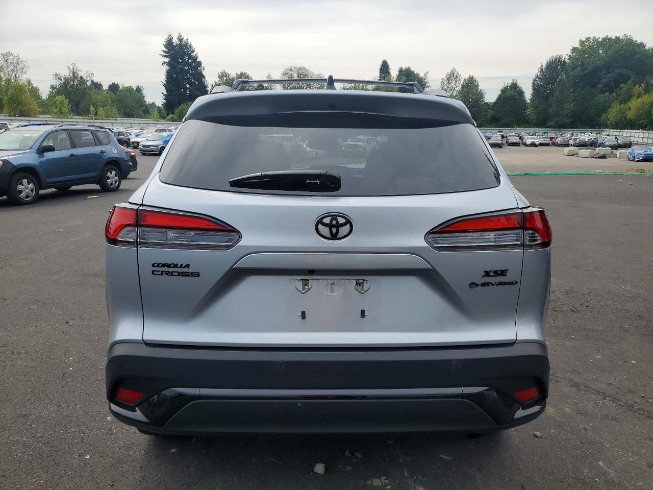 2025 Toyota Corolla Cross Hybrid Xse - Фото 6
