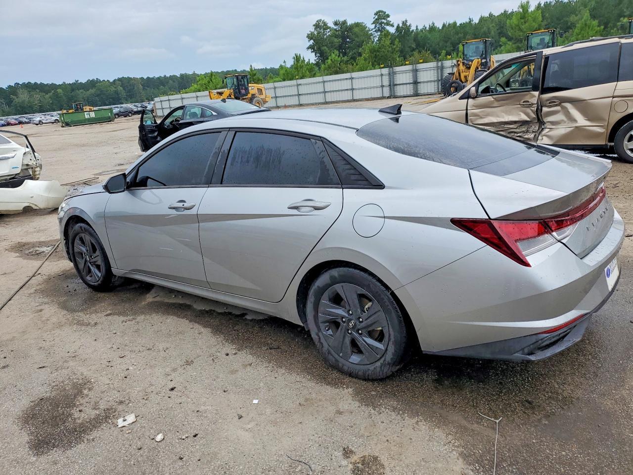 2023 Hyundai Elantra Sel - Фото 2