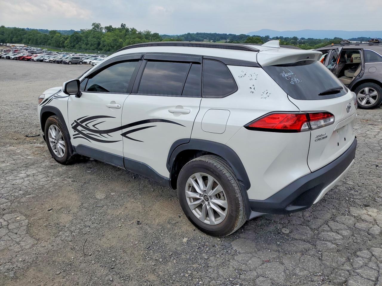 2024 Toyota Corolla Cross Le - Фото 2