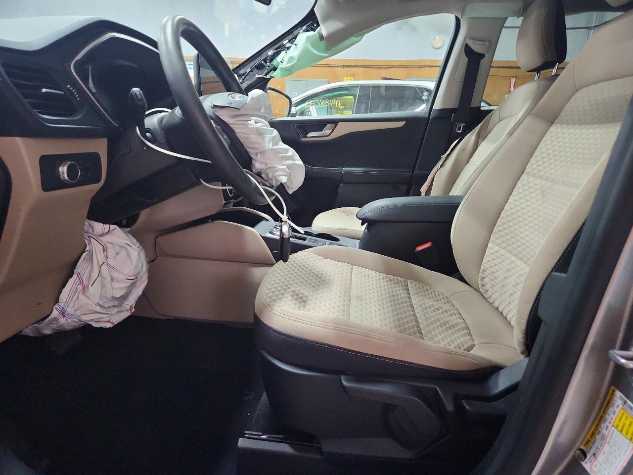 2021 Ford Escape Se - Фото 7