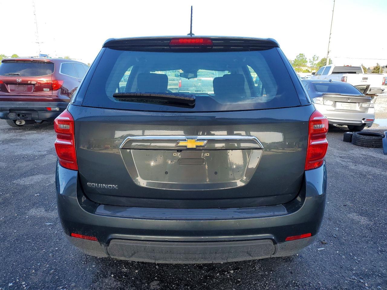 2017 Chevrolet Equinox Ls - Image 6