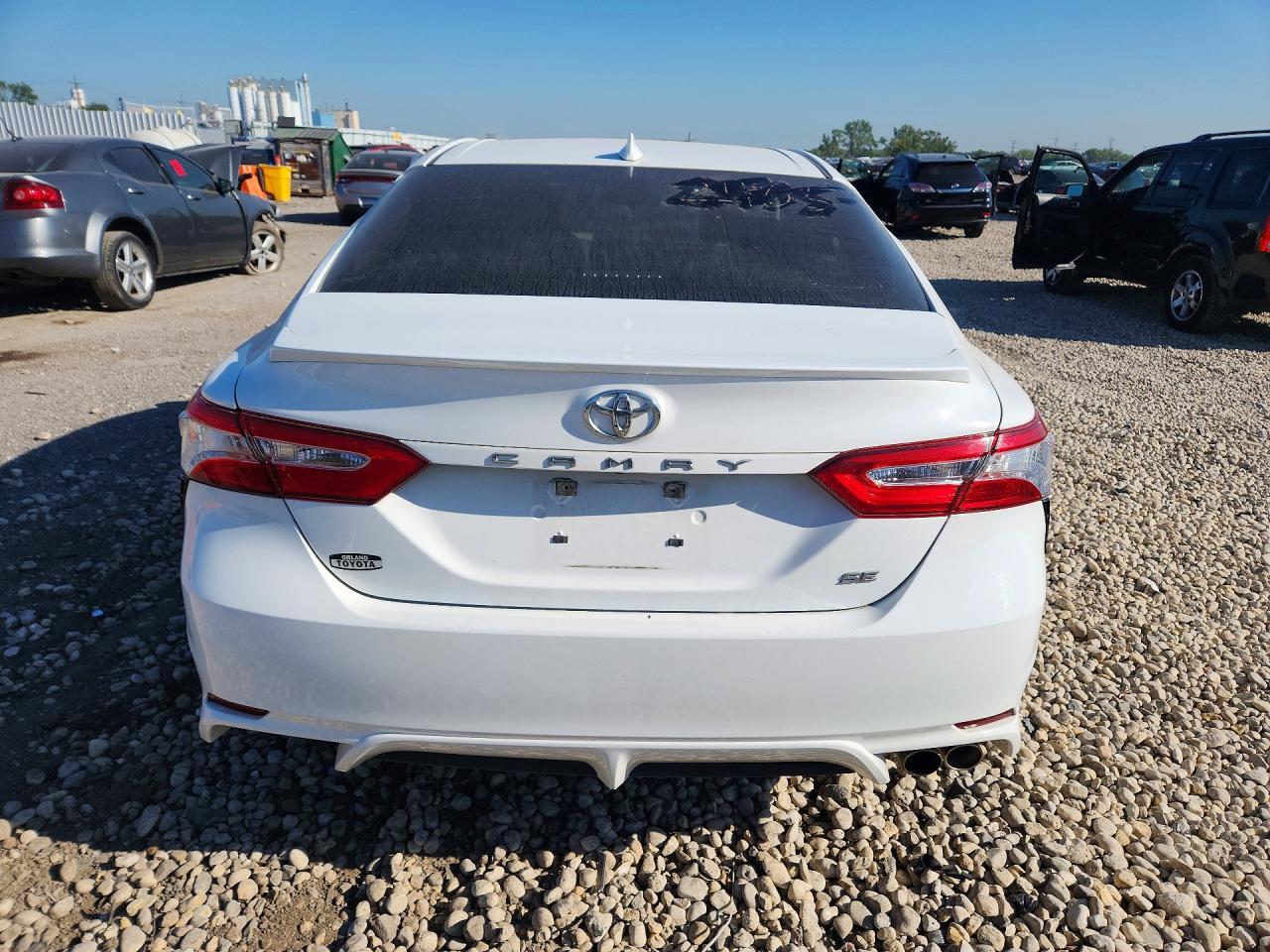 2020 Toyota Camry Se - Image 6