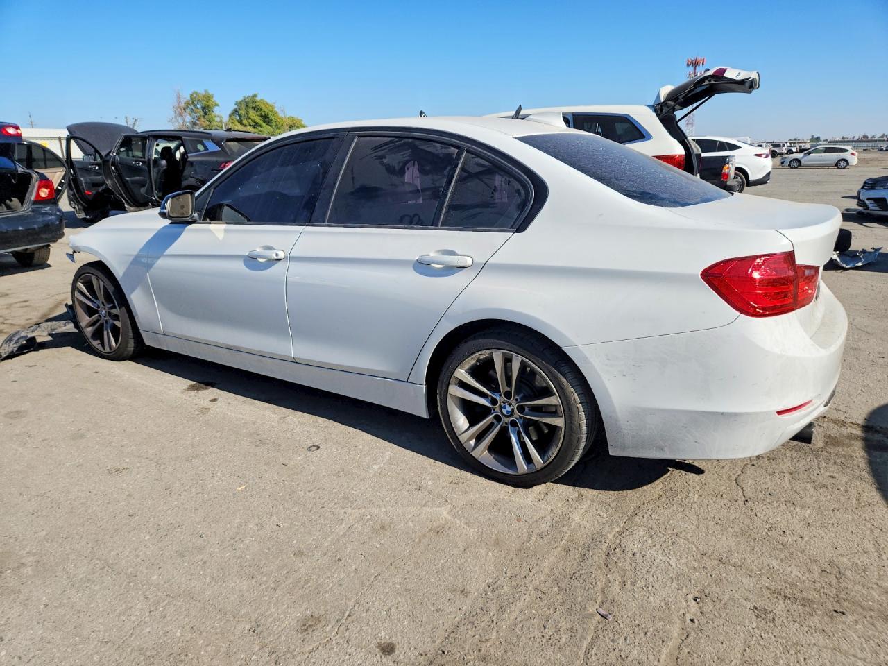 2013 BMW 335 I - Фото 2